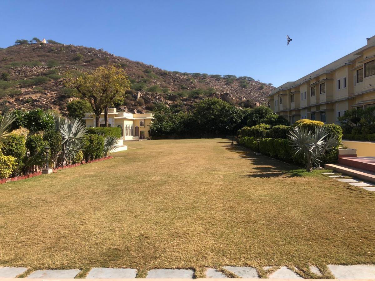 Hotel Raj Bagh Palace Jaipur Ngoại thất bức ảnh