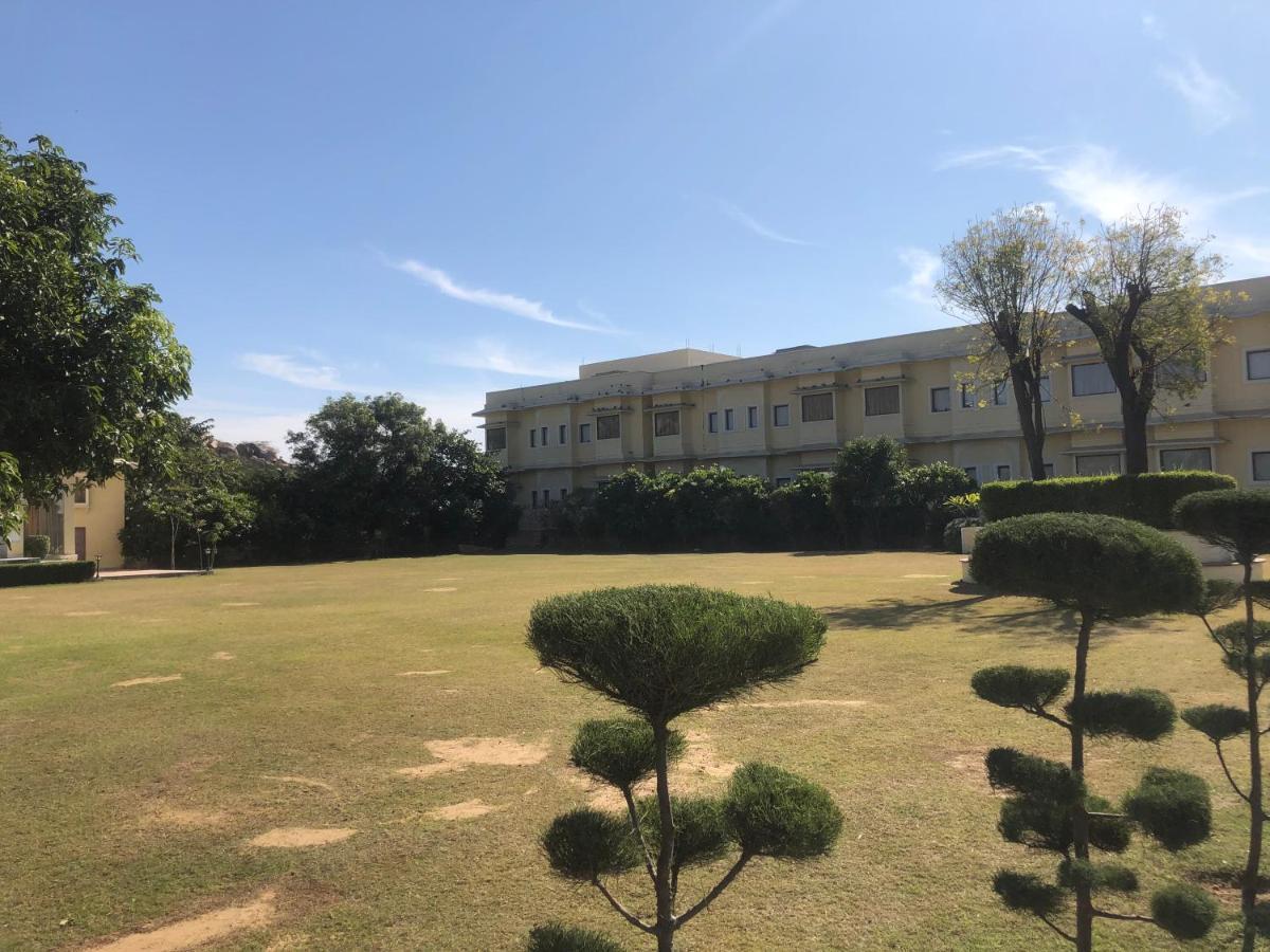 Hotel Raj Bagh Palace Jaipur Ngoại thất bức ảnh
