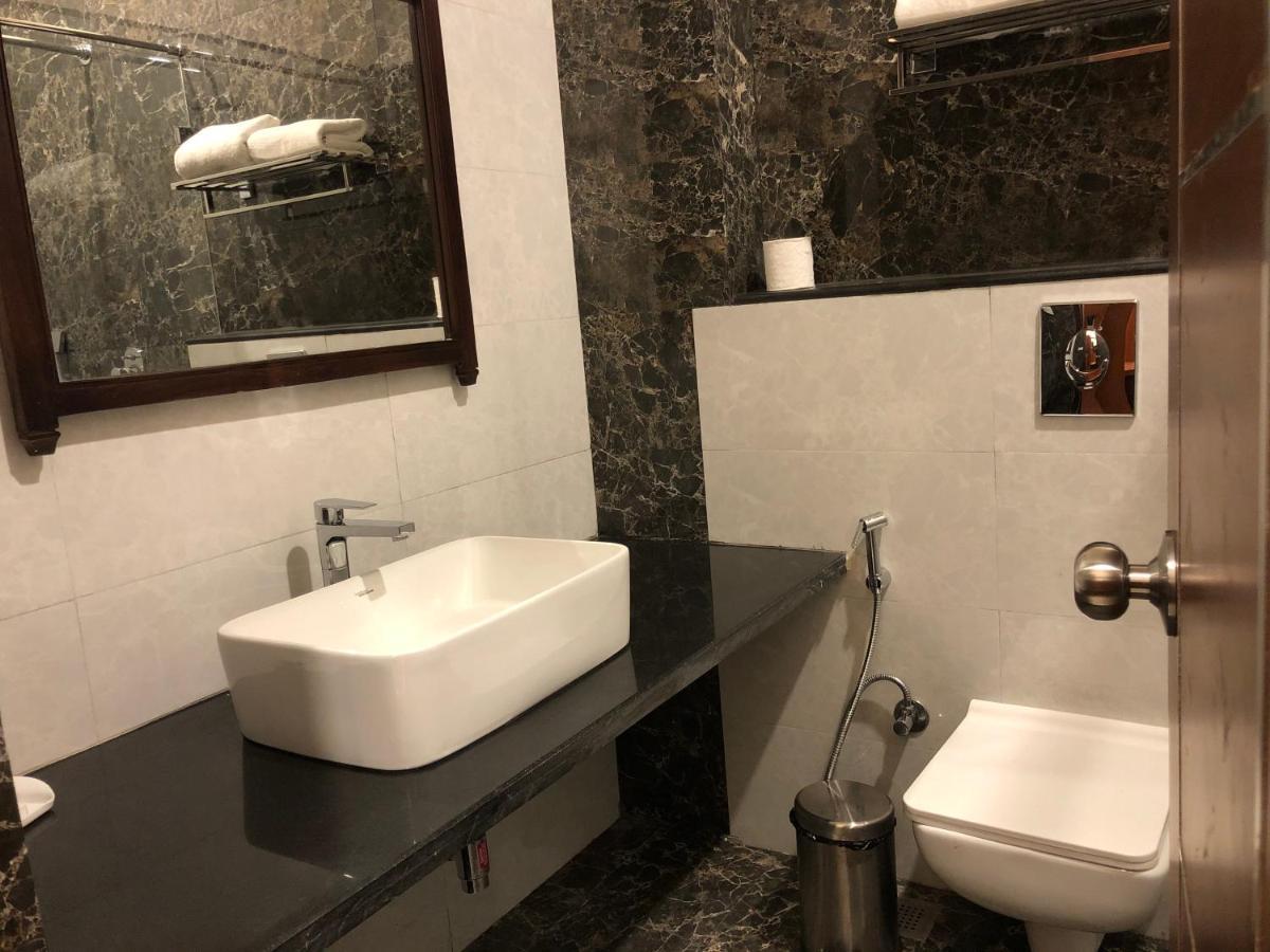 Hotel Raj Bagh Palace Jaipur Ngoại thất bức ảnh